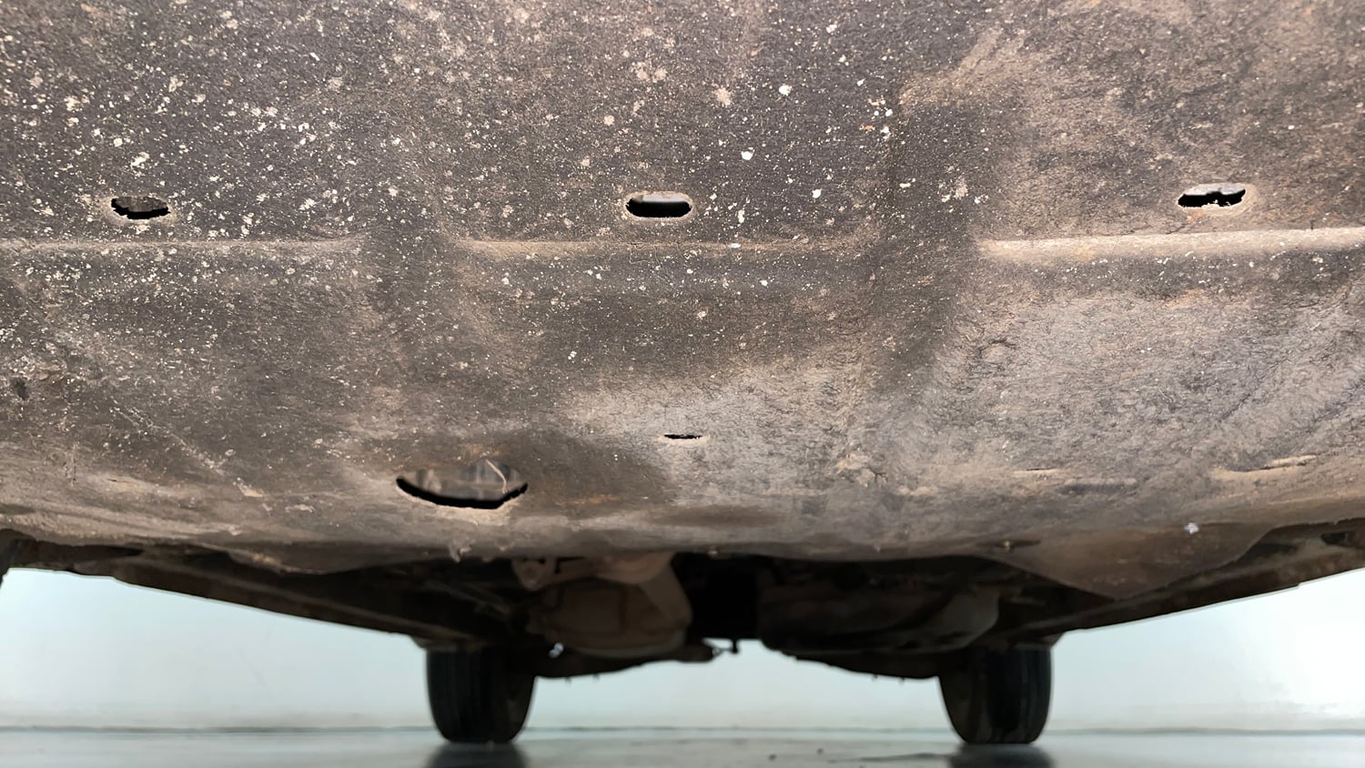 Used 2026 Mahindra XUV700 AX 7 Petrol AT Luxury Pack 7 STR Petrol Automatic extra FRONT LEFT UNDERBODY VIEW