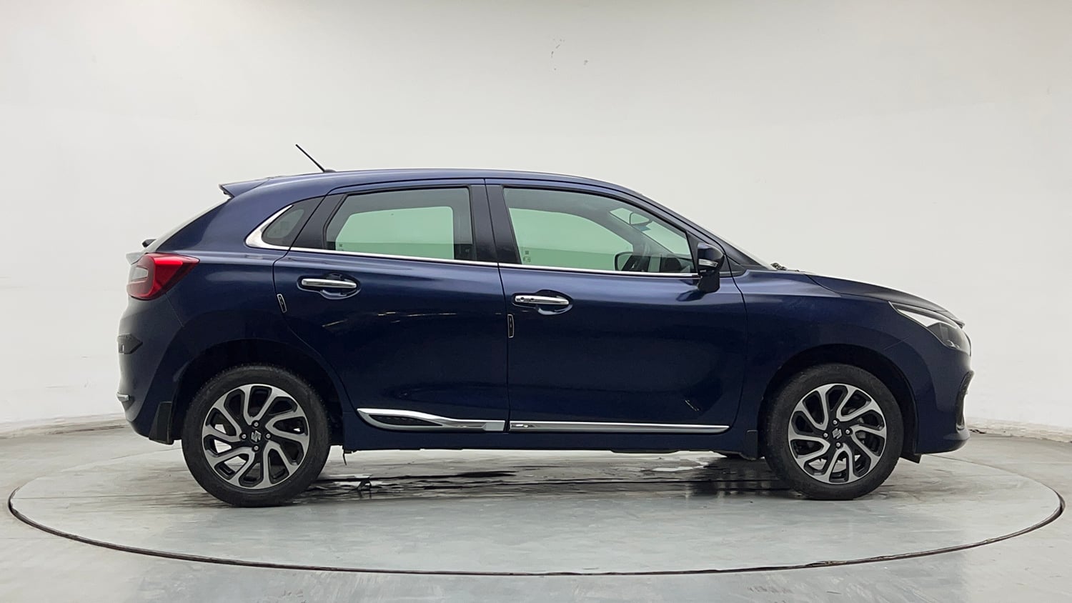 Used 2024 Maruti Suzuki Baleno Alpha AGS Petrol Automatic exterior RIGHT SIDE VIEW