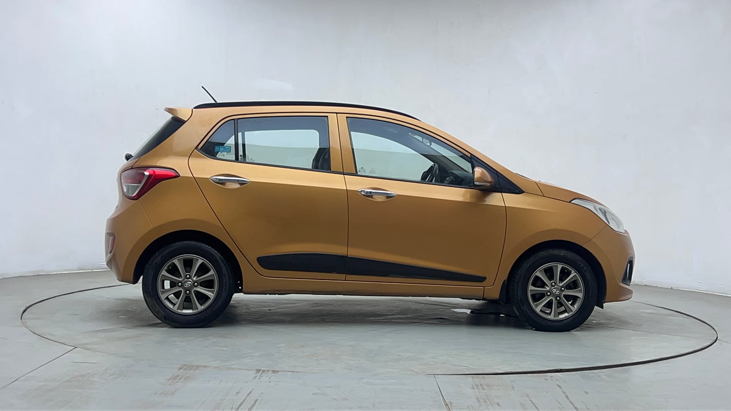 Used 2014 Hyundai Grand i10 Asta 1.2 Kappa VTVT Petrol Manual exterior RIGHT SIDE VIEW
