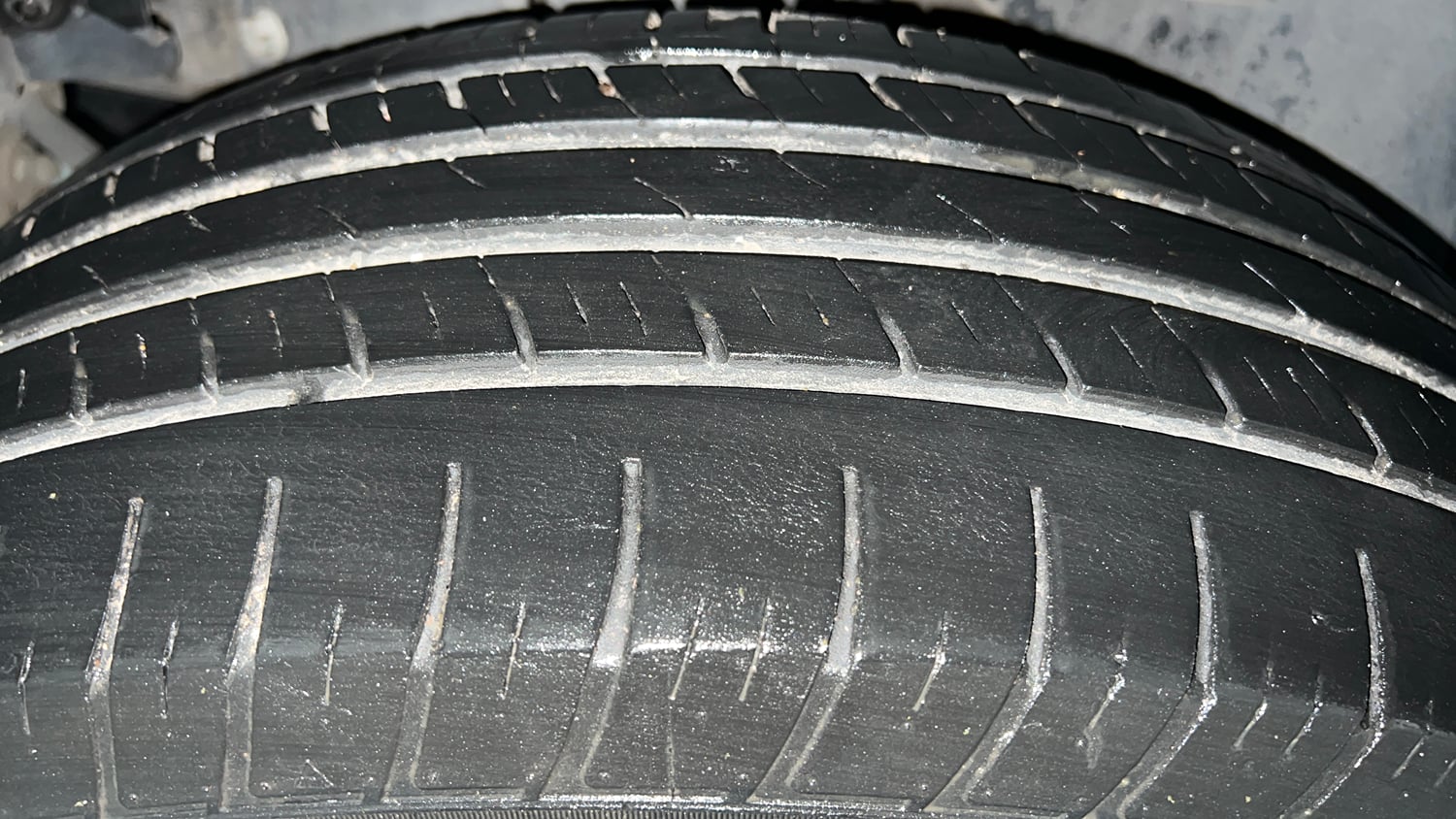 Used 2018 Mahindra XUV500 W9 Diesel Manual tyres RIGHT REAR TYRE TREAD VIEW