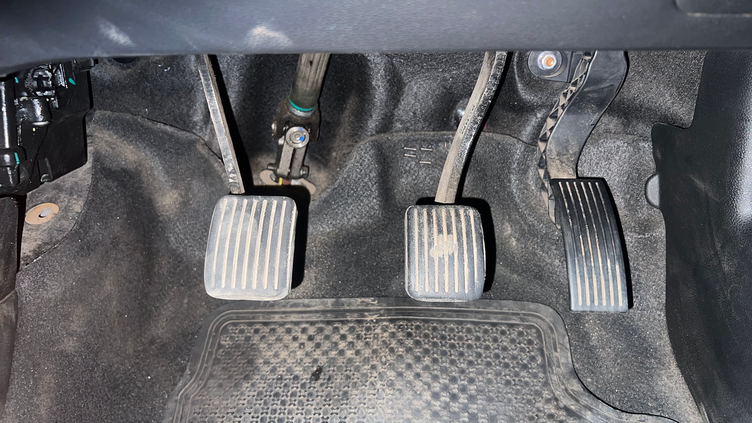 Used 2014 Hyundai Grand i10 Asta 1.2 Kappa VTVT Petrol Manual interior PEDALS VIEW
