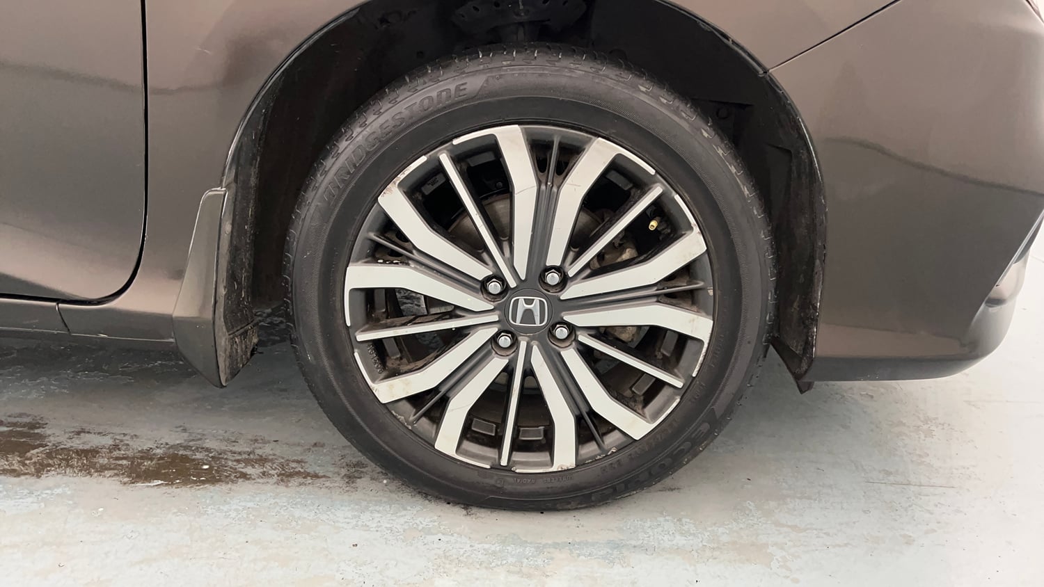 Used 2018 Honda City VX Petrol Petrol Manual tyres RIGHT FRONT TYRE RIM VIEW