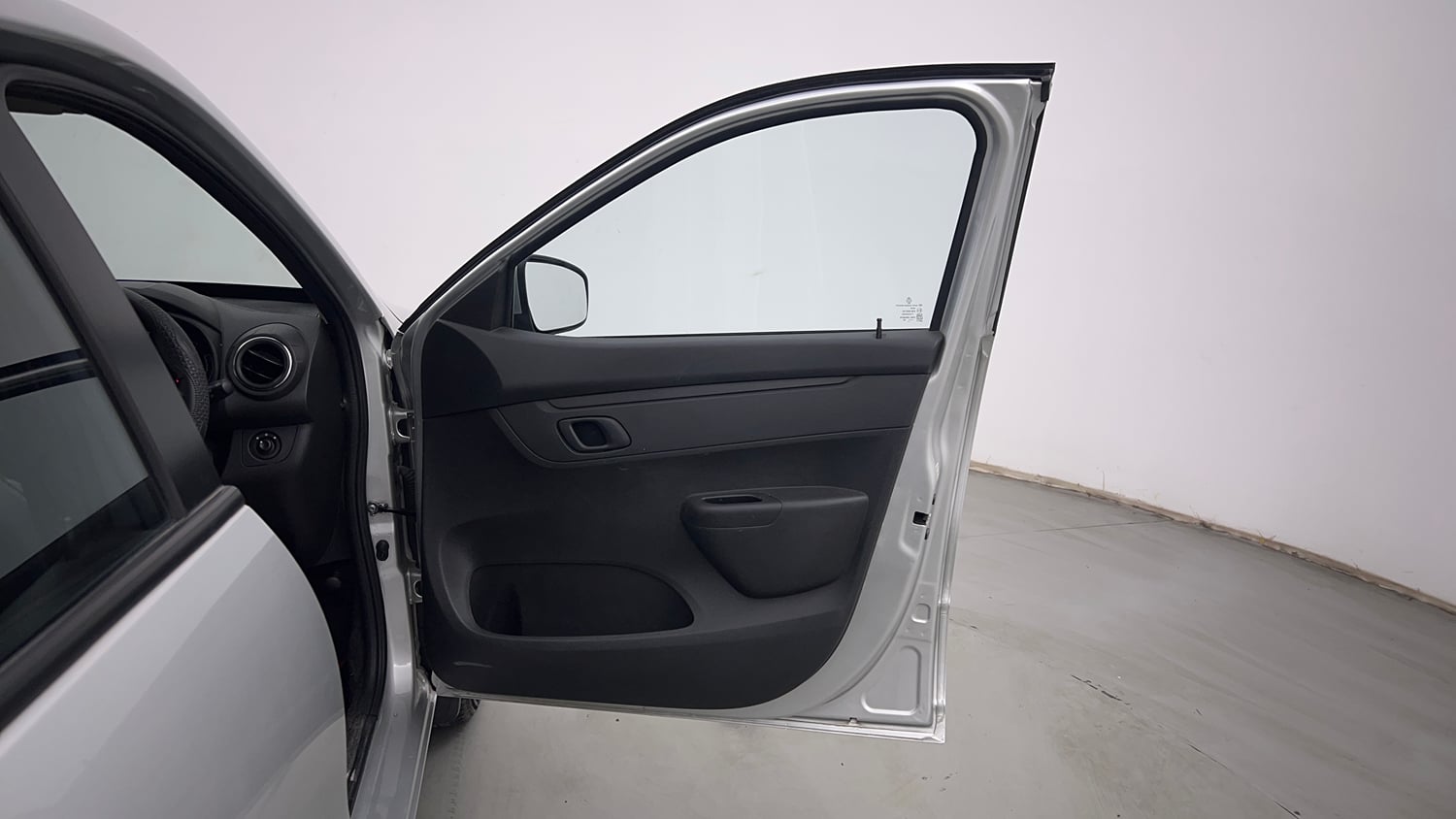Used 2025 Renault Kwid RXT 1.0L AMT Petrol Automatic interior RIGHT FRONT DOOR OPEN VIEW