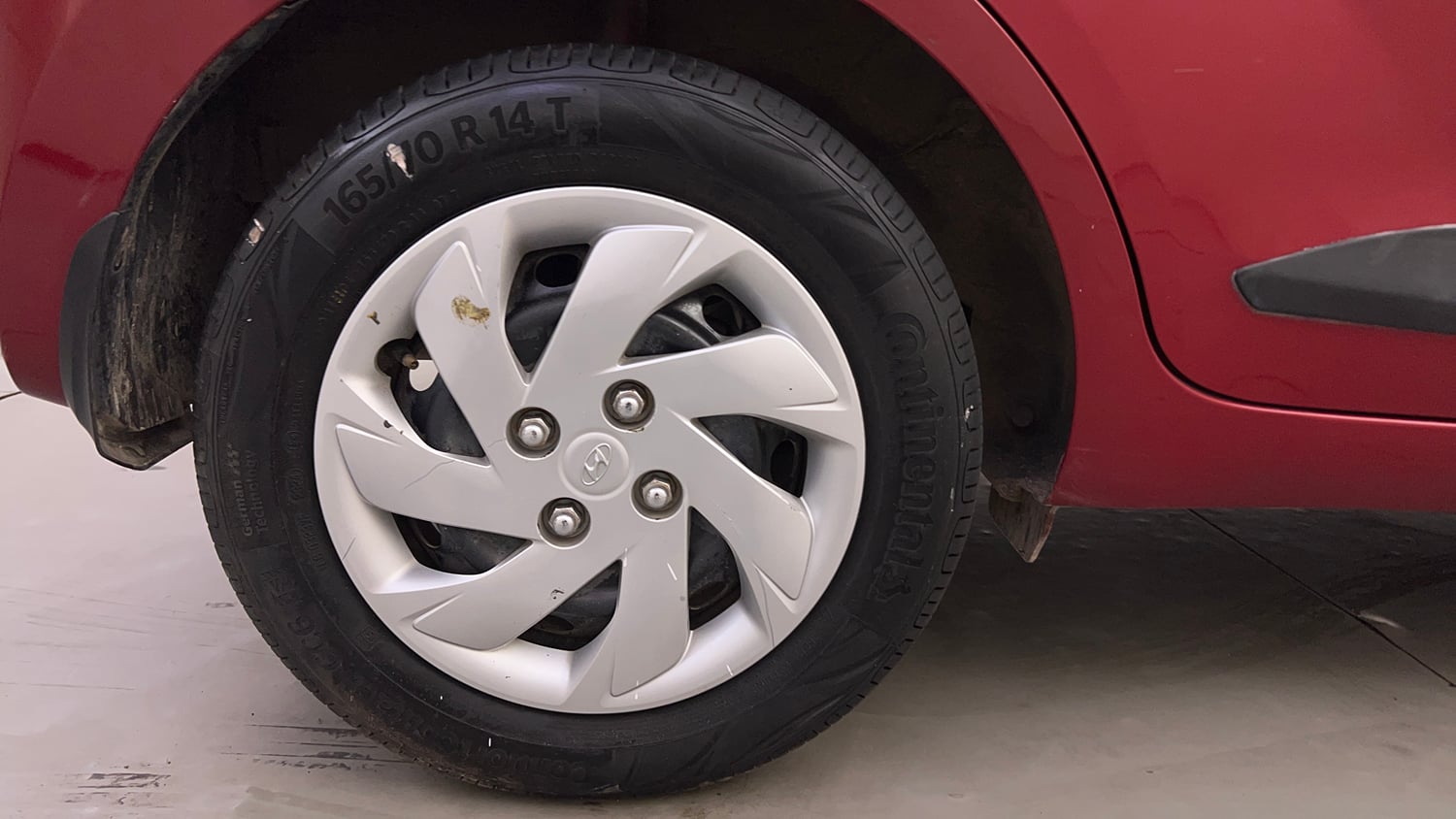 Used 2018 Hyundai Santro Asta Petrol Manual tyres RIGHT REAR TYRE RIM VIEW