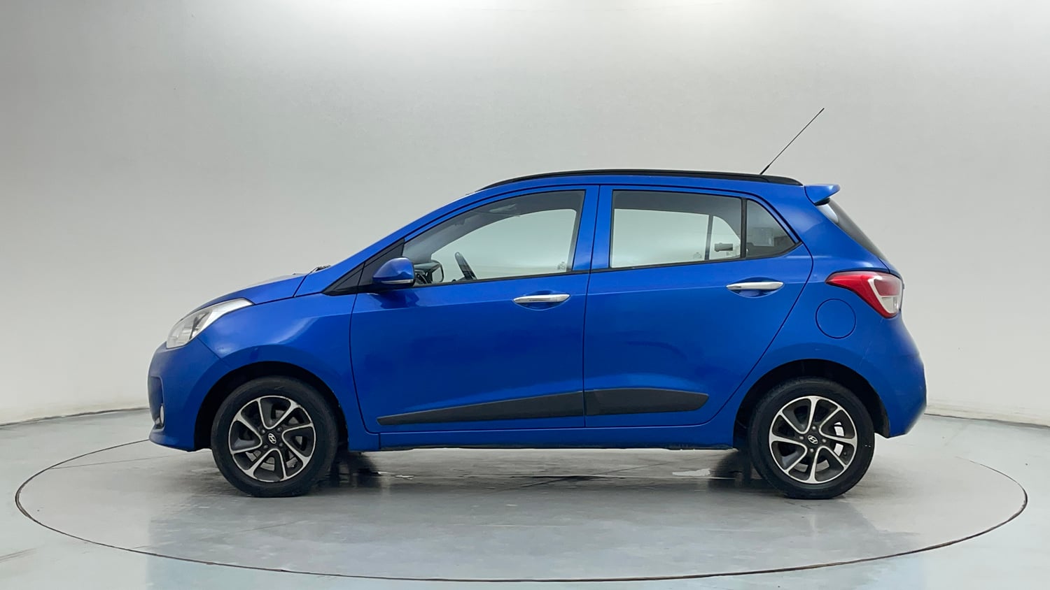 Used 2017 Hyundai Grand i10 Asta 1.2 Kappa VTVT Petrol Manual exterior LEFT SIDE VIEW