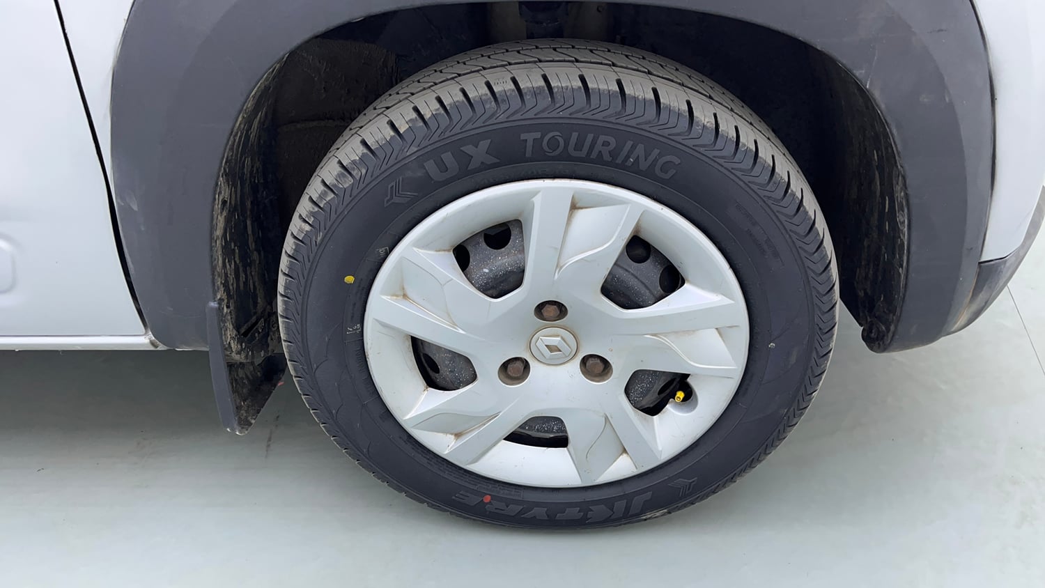 Used 2021 Renault Kwid RXL Petrol Manual tyres RIGHT FRONT TYRE RIM VIEW