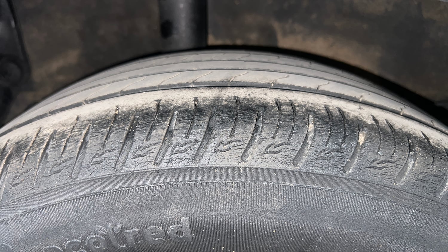 Used 2021 Kia Sonet GTX Plus 1.5 AT Diesel Automatic tyres RIGHT REAR TYRE TREAD VIEW