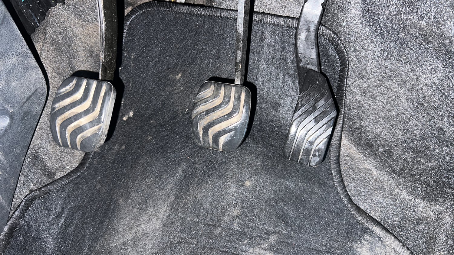 Used 2016 Renault Kwid 1.0 RXT Petrol Manual interior PEDALS VIEW