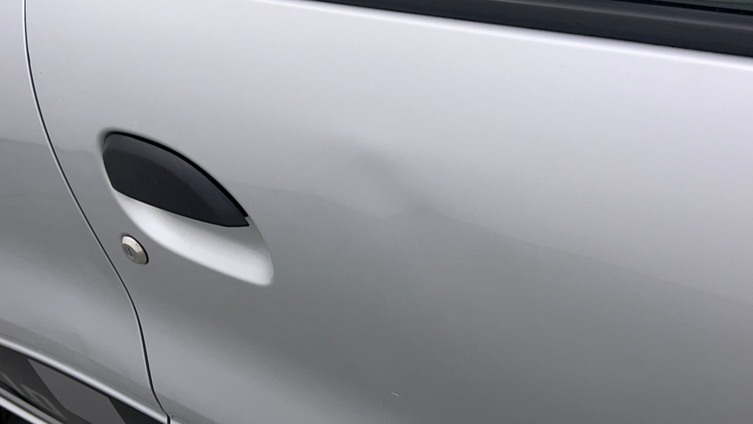 Used 2018 Renault Kwid 1.0 RXT Petrol Manual dents MINOR DENT