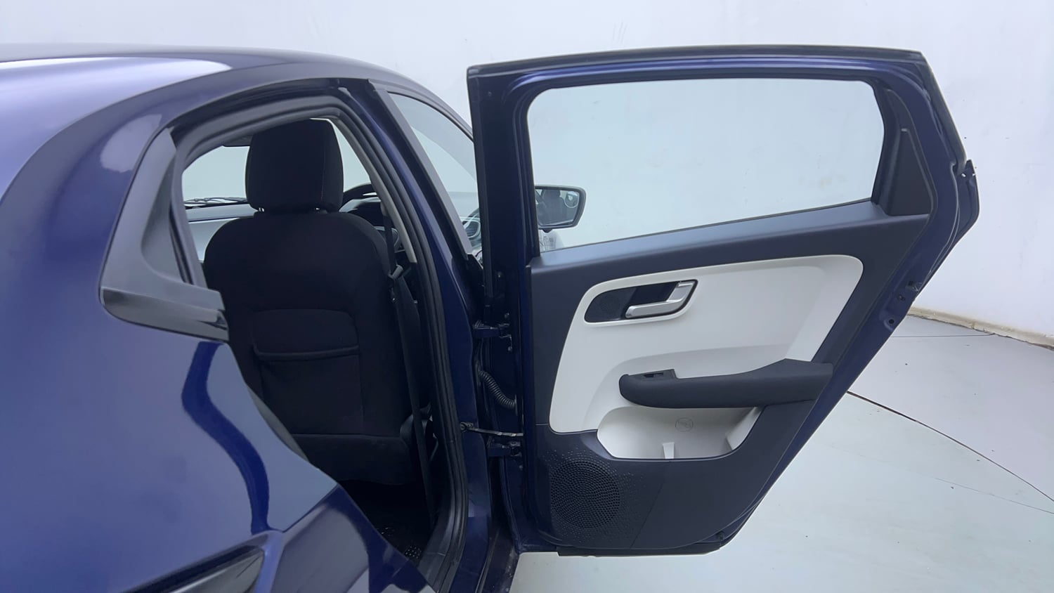 Used 2023 Tata Altroz XZA Plus (S) Petrol Automatic interior RIGHT REAR DOOR OPEN VIEW