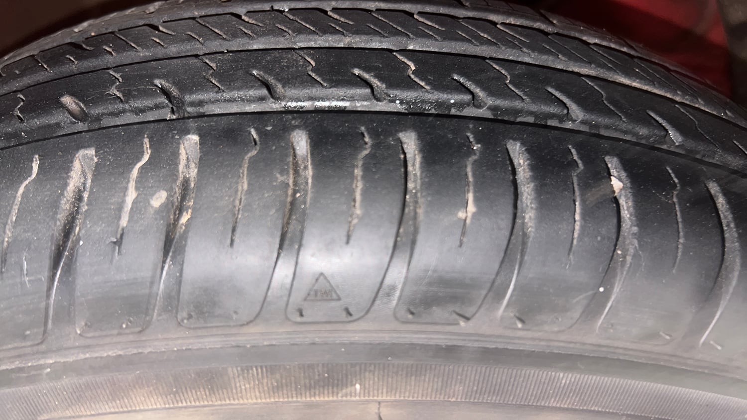 Used 2023 Maruti Suzuki Swift VXi AMT Petrol Automatic tyres RIGHT FRONT TYRE TREAD VIEW