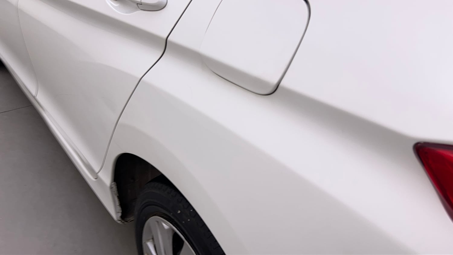 Used 2016 Honda City S Petrol Manual dents MINOR SCRATCH