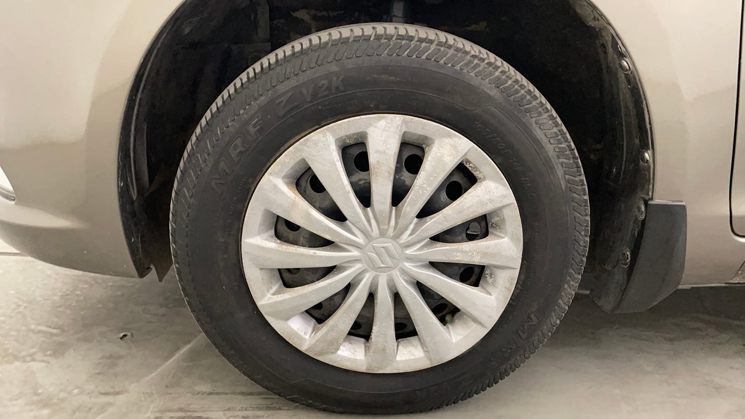 Used 2016 Maruti Suzuki Swift Dzire VXI Petrol Manual tyres LEFT FRONT TYRE RIM VIEW