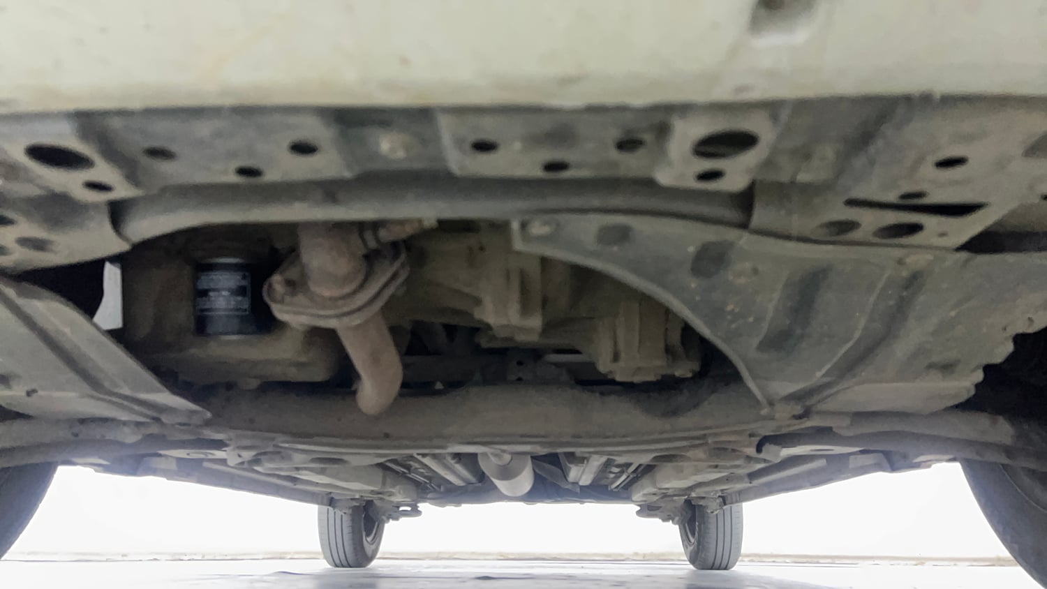 Used 2013 Maruti Suzuki Swift VXi Petrol Manual extra FRONT LEFT UNDERBODY VIEW