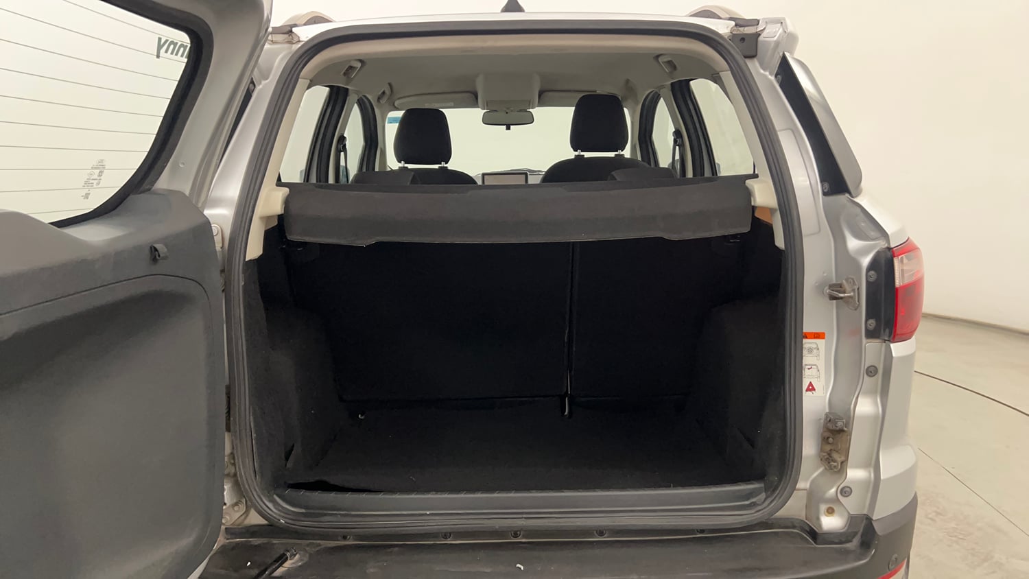 Used 2018 Ford EcoSport Titanium 1.5L Ti-VCT Petrol Manual interior DICKY INSIDE VIEW