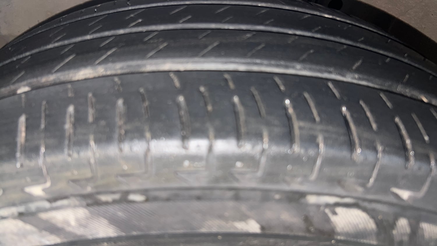 Used 2016 Honda City S Petrol Manual tyres LEFT FRONT TYRE TREAD VIEW