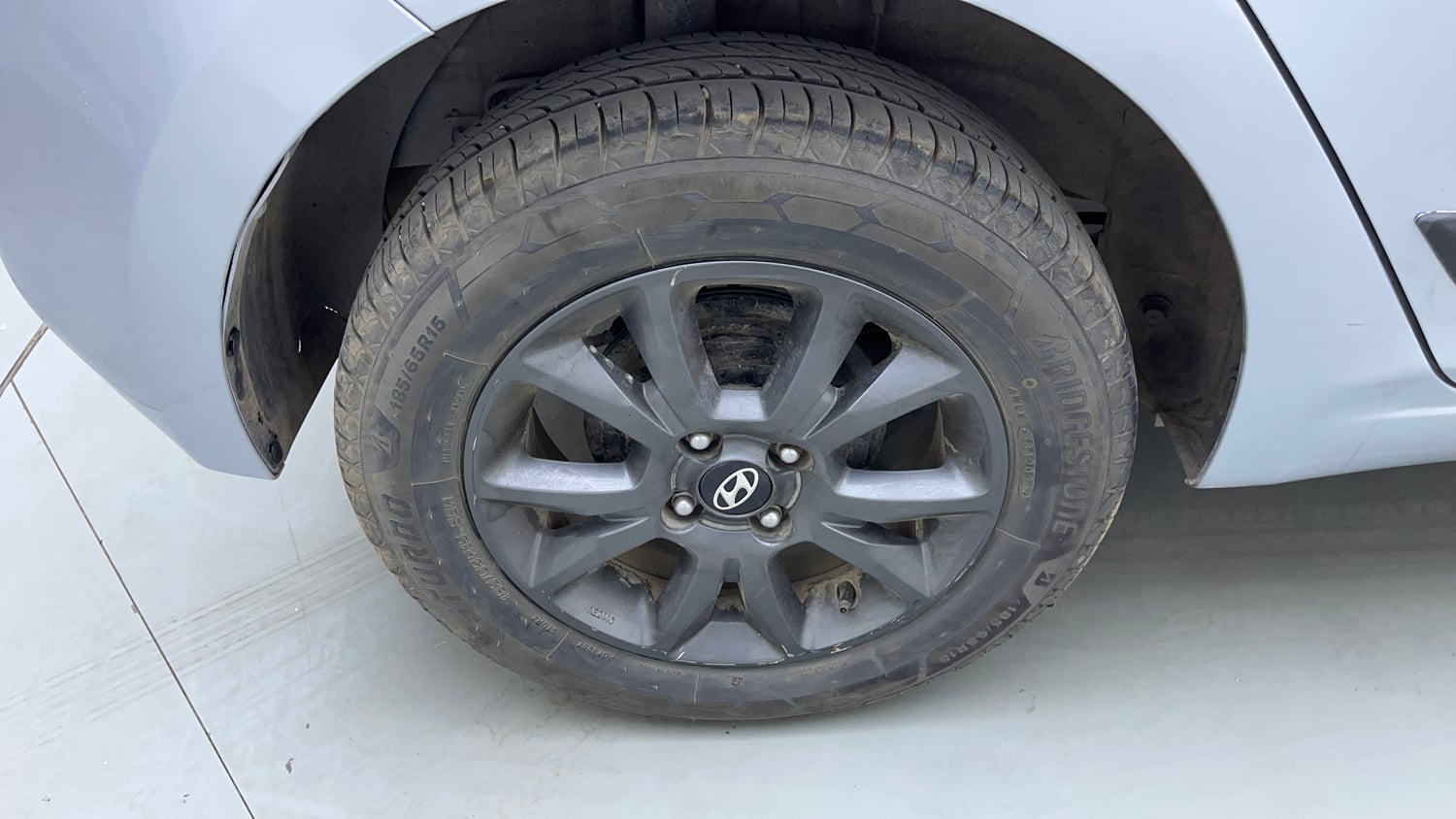 Used 2020 Hyundai Elite i20 Sportz Plus 1.2 Petrol Manual tyres RIGHT REAR TYRE RIM VIEW
