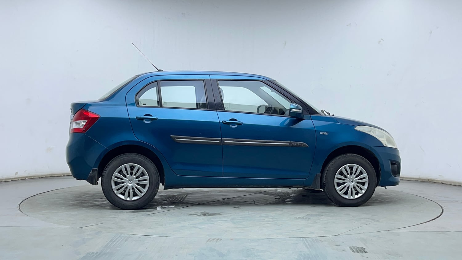 Used 2014 Maruti Suzuki Swift Dzire VDI Diesel Manual exterior RIGHT SIDE VIEW