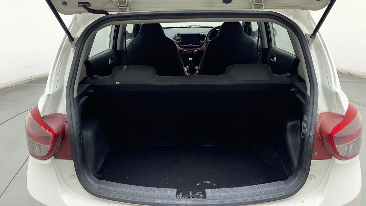 Used 2016 Hyundai Grand i10 Anniversary Edition Petrol Manual interior DICKY INSIDE VIEW