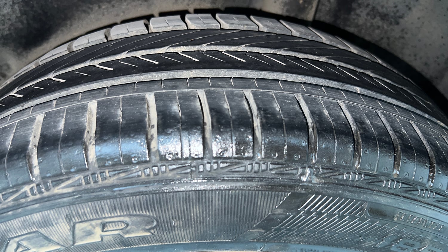 Used 2017 Volkswagen Ameo Highline1.2L (P) Petrol Manual tyres LEFT REAR TYRE TREAD VIEW