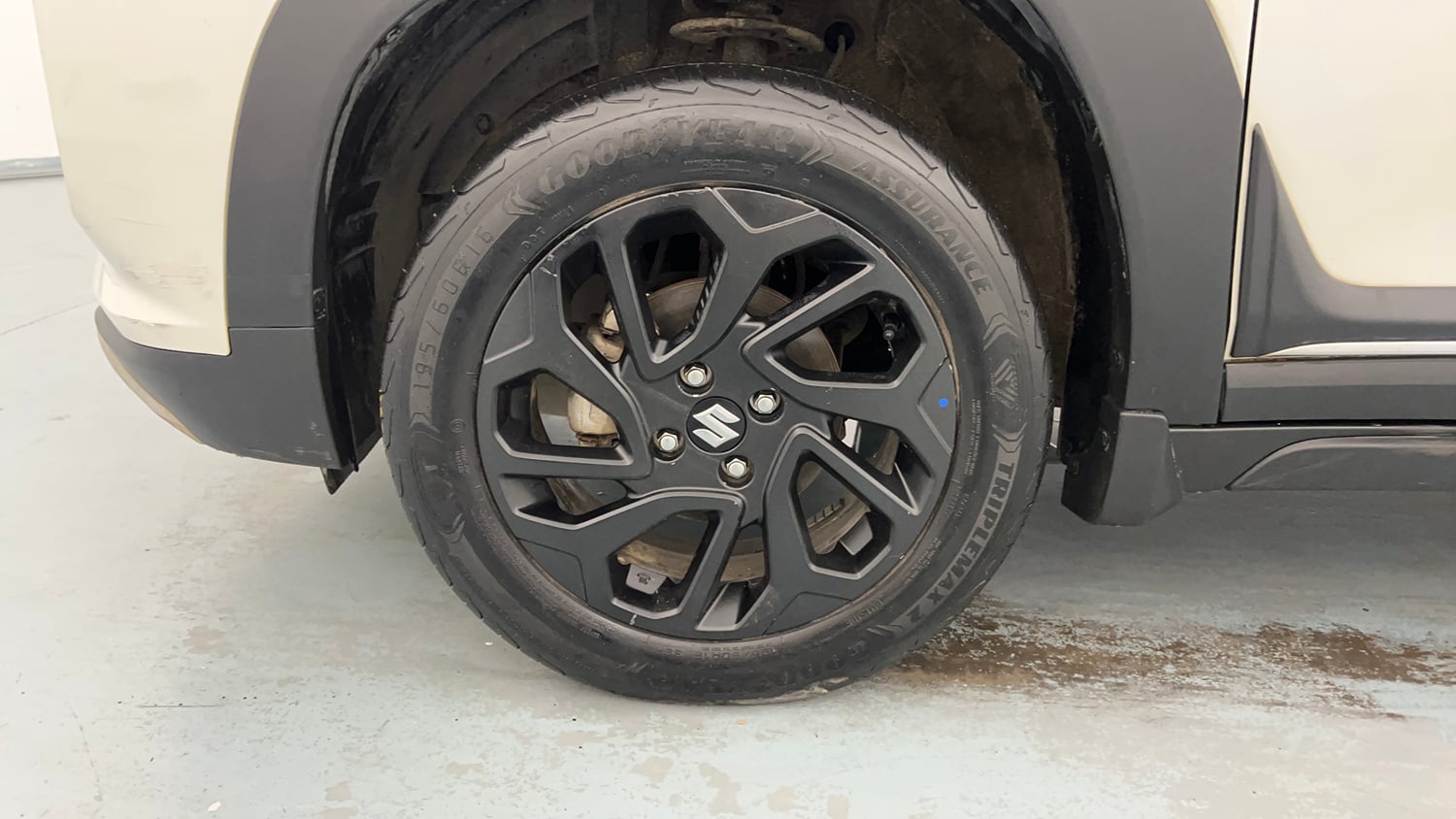 Used 2024 Maruti Suzuki Fronx Delta Plus 1.2L MT Petrol Manual tyres LEFT FRONT TYRE RIM VIEW