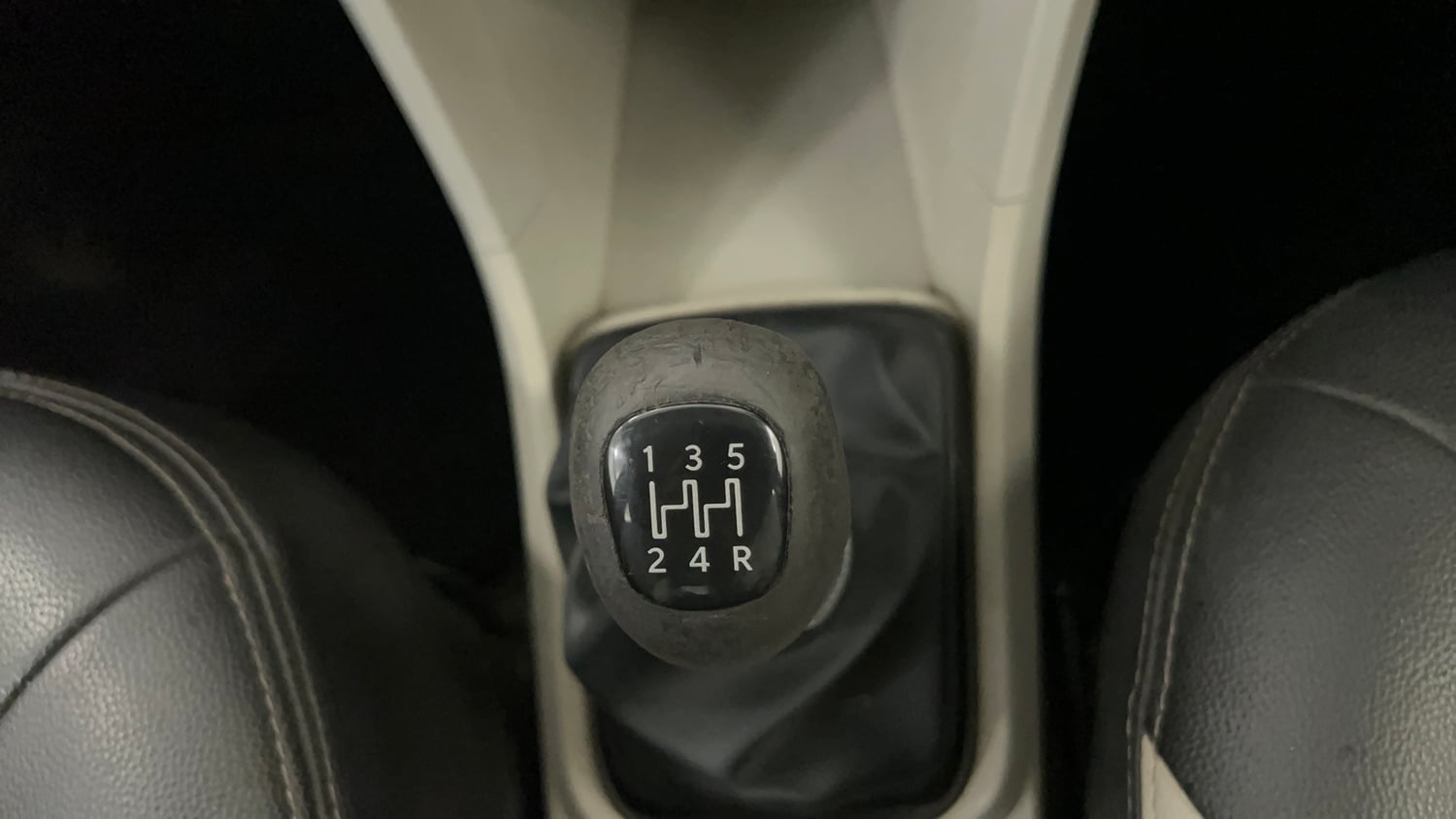 Used 2023 Tata Tiago XZ Plus CNG Cng Manual interior GEAR  KNOB VIEW