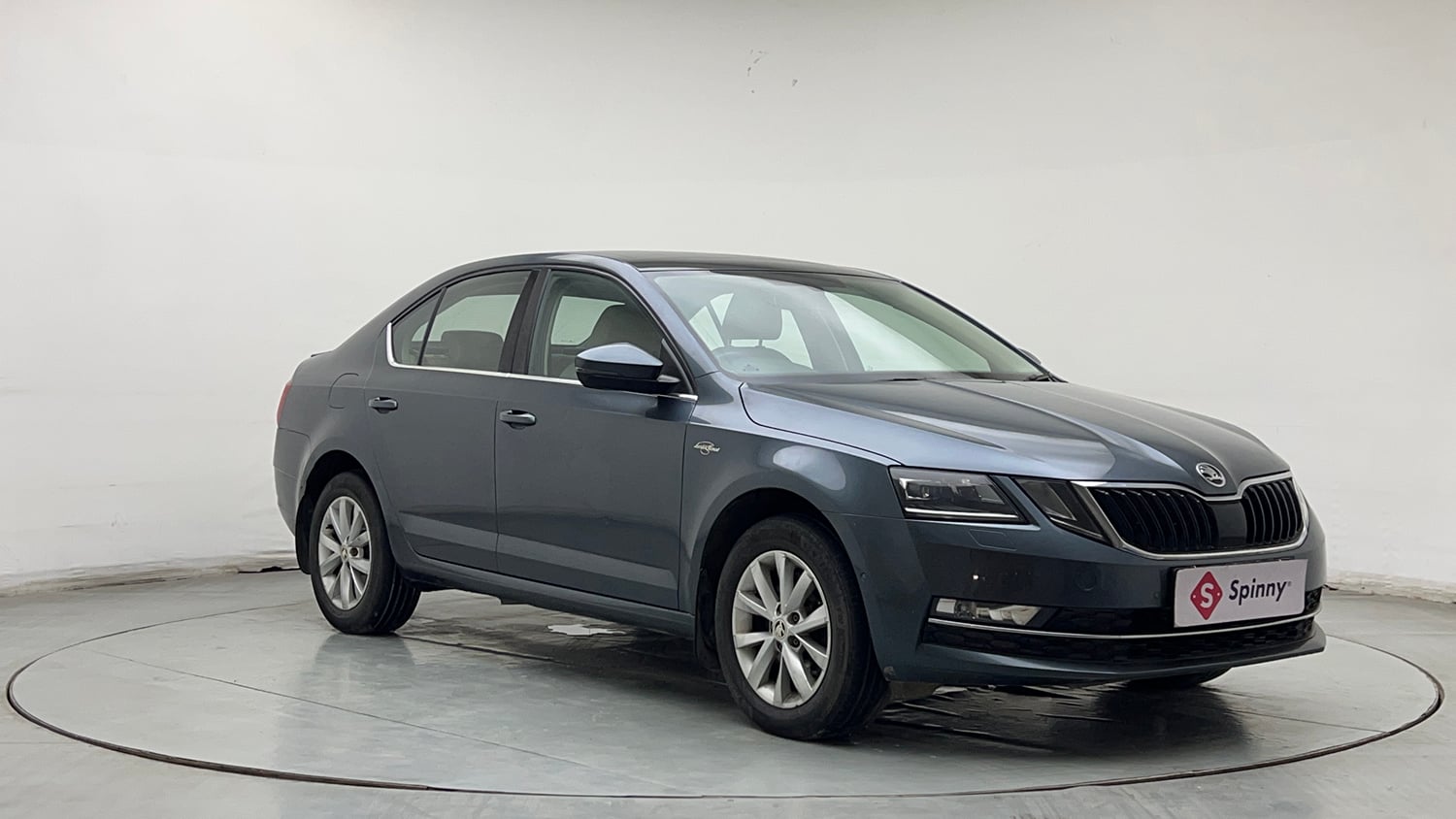 Used 2018 Skoda Octavia 1.8 TSI L&K Petrol Automatic exterior RIGHT FRONT CORNER VIEW