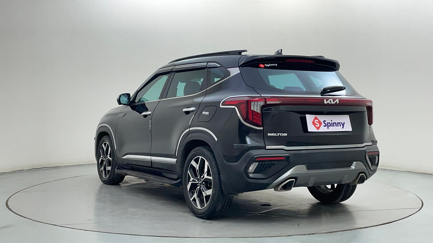 Used 2023 Kia Seltos GTX Plus 1.5 Turbo Petrol DCT Petrol Automatic exterior LEFT REAR CORNER VIEW