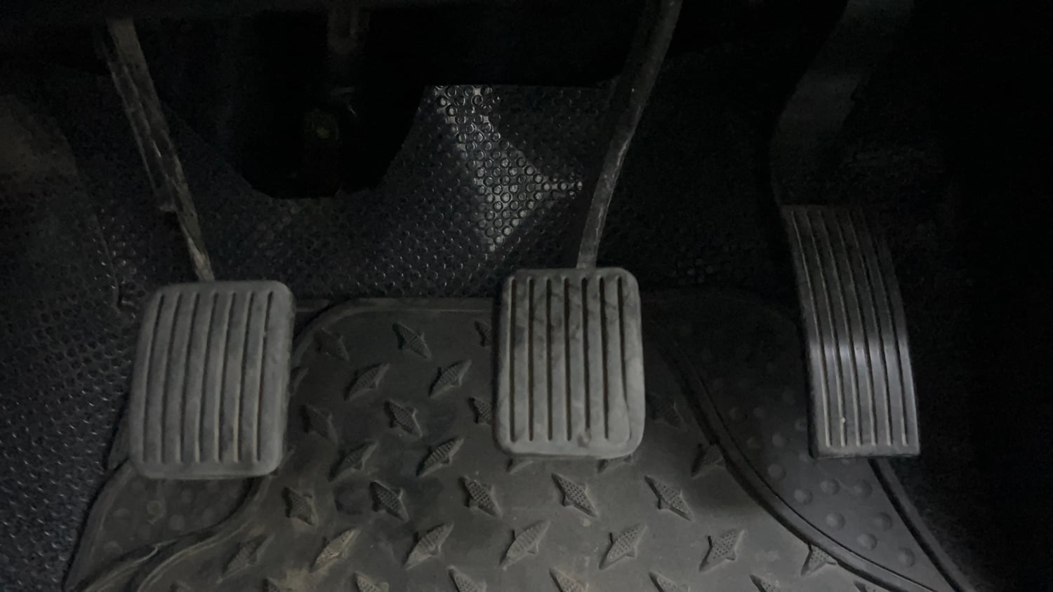 Used 2015 Hyundai Xcent SX 1.2 Petrol Manual interior PEDALS VIEW
