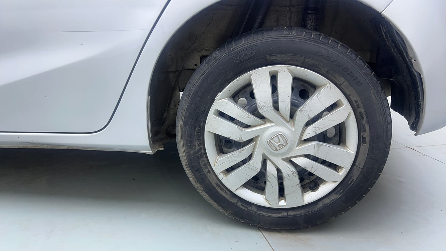 Used 2016 Honda Jazz S Petrol Petrol Manual tyres LEFT REAR TYRE RIM VIEW