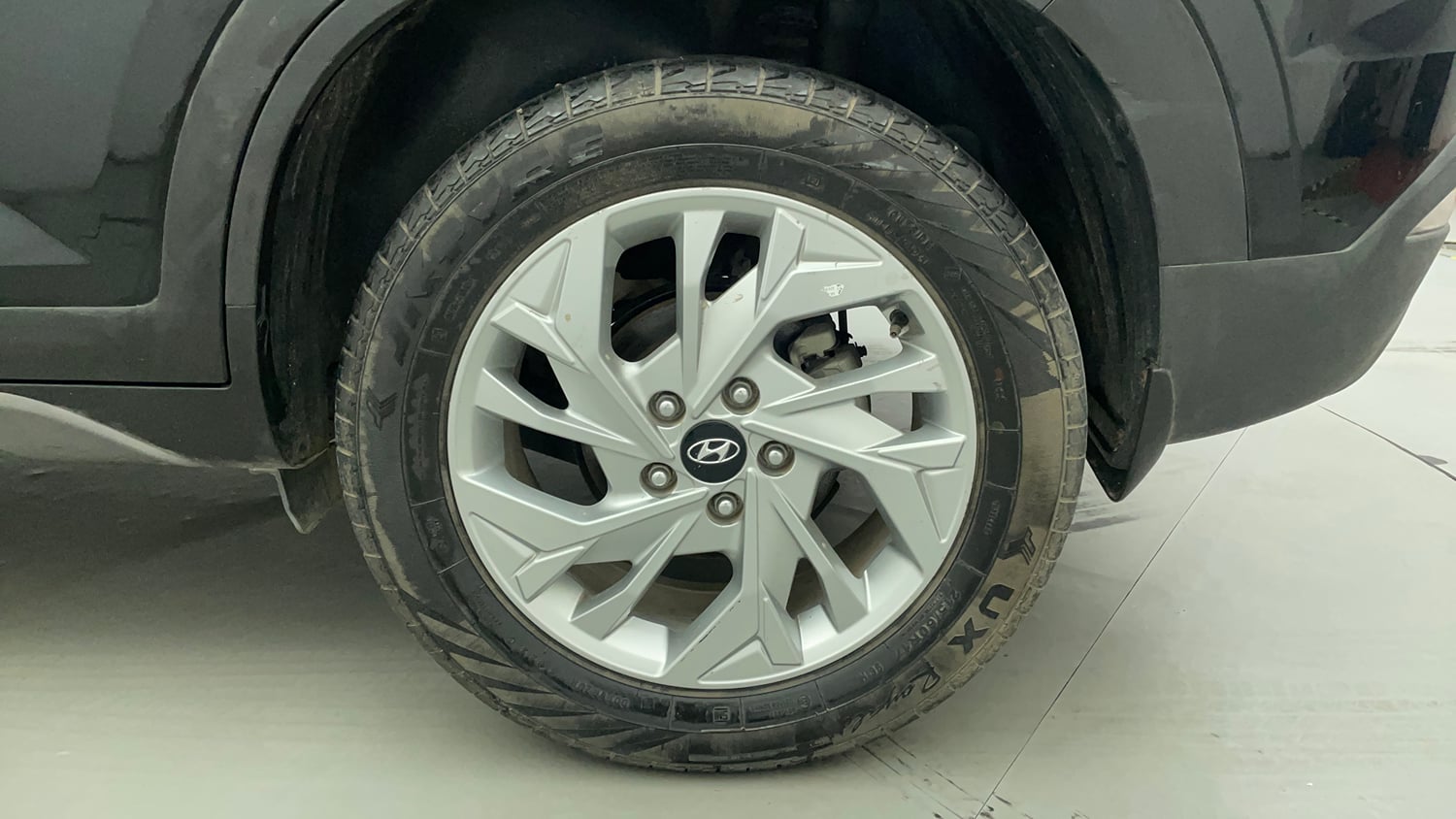 Used 2024 Hyundai Creta SX 1.5 Petrol Petrol Manual tyres LEFT REAR TYRE RIM VIEW