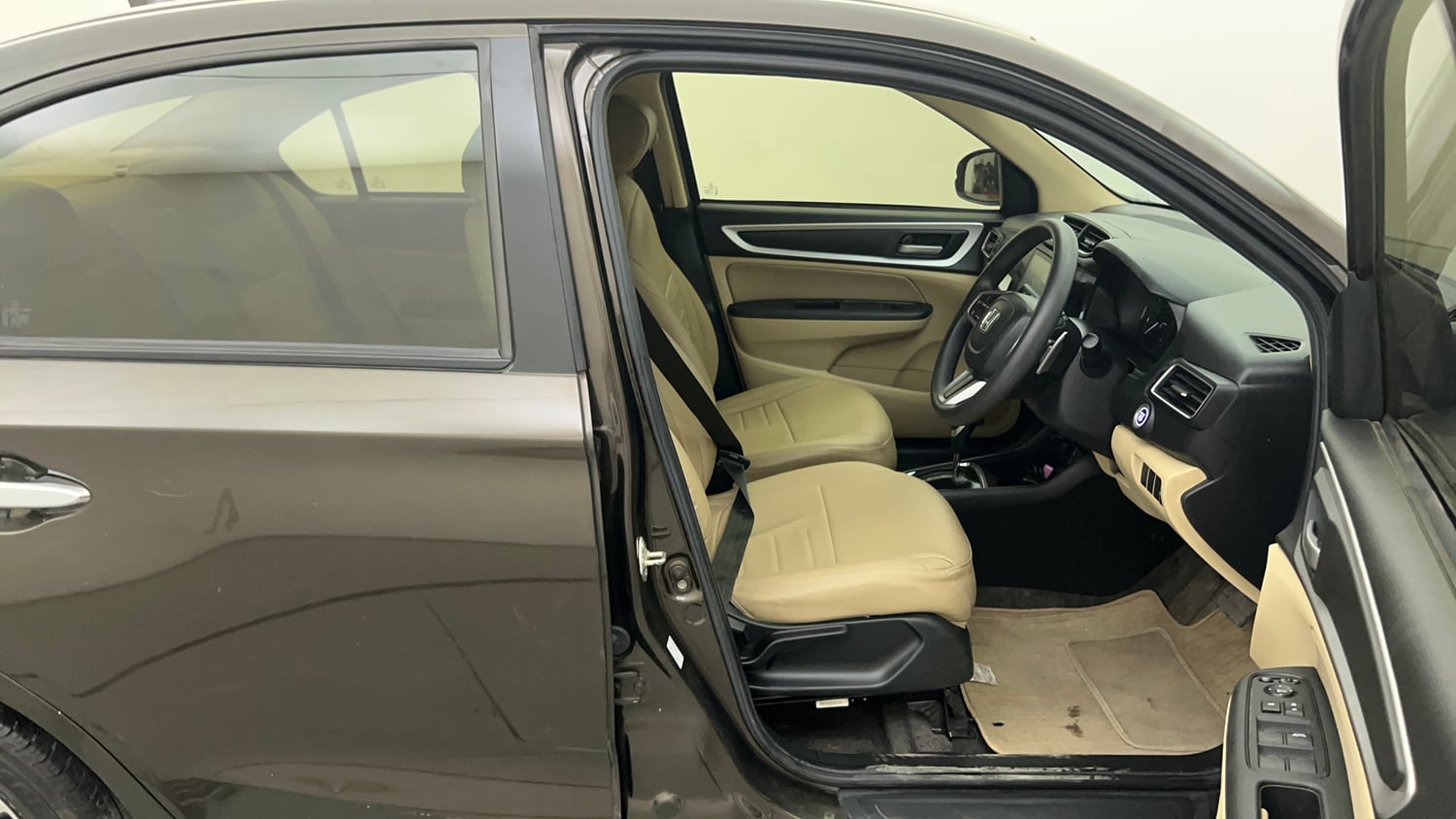 Used 2024 Honda Amaze VX 1.2 Petrol CVT Petrol Automatic interior RIGHT SIDE FRONT DOOR CABIN VIEW
