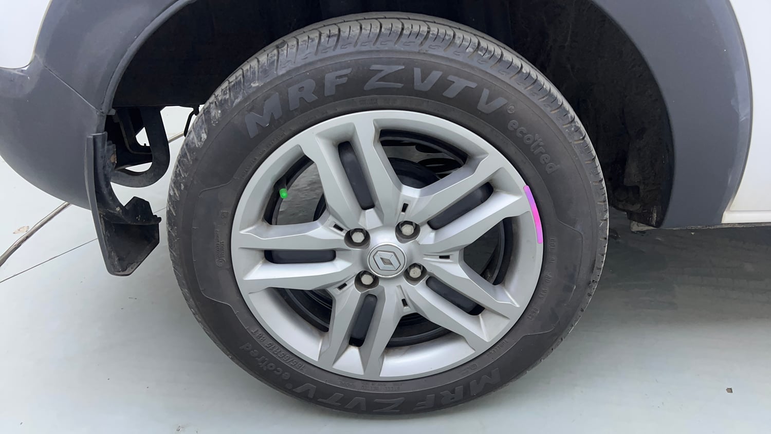 Used 2021 Renault Triber RXZ EASY-R AMT Petrol Automatic tyres RIGHT REAR TYRE RIM VIEW