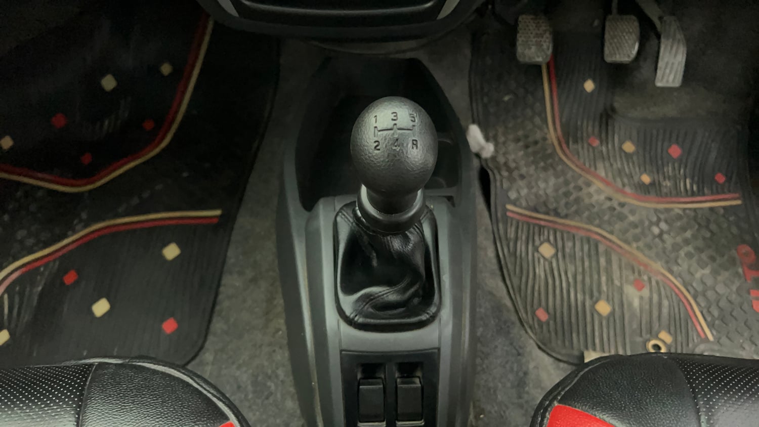 Used 2017 Maruti Suzuki Alto 800 LXi Petrol Manual interior GEAR  KNOB VIEW