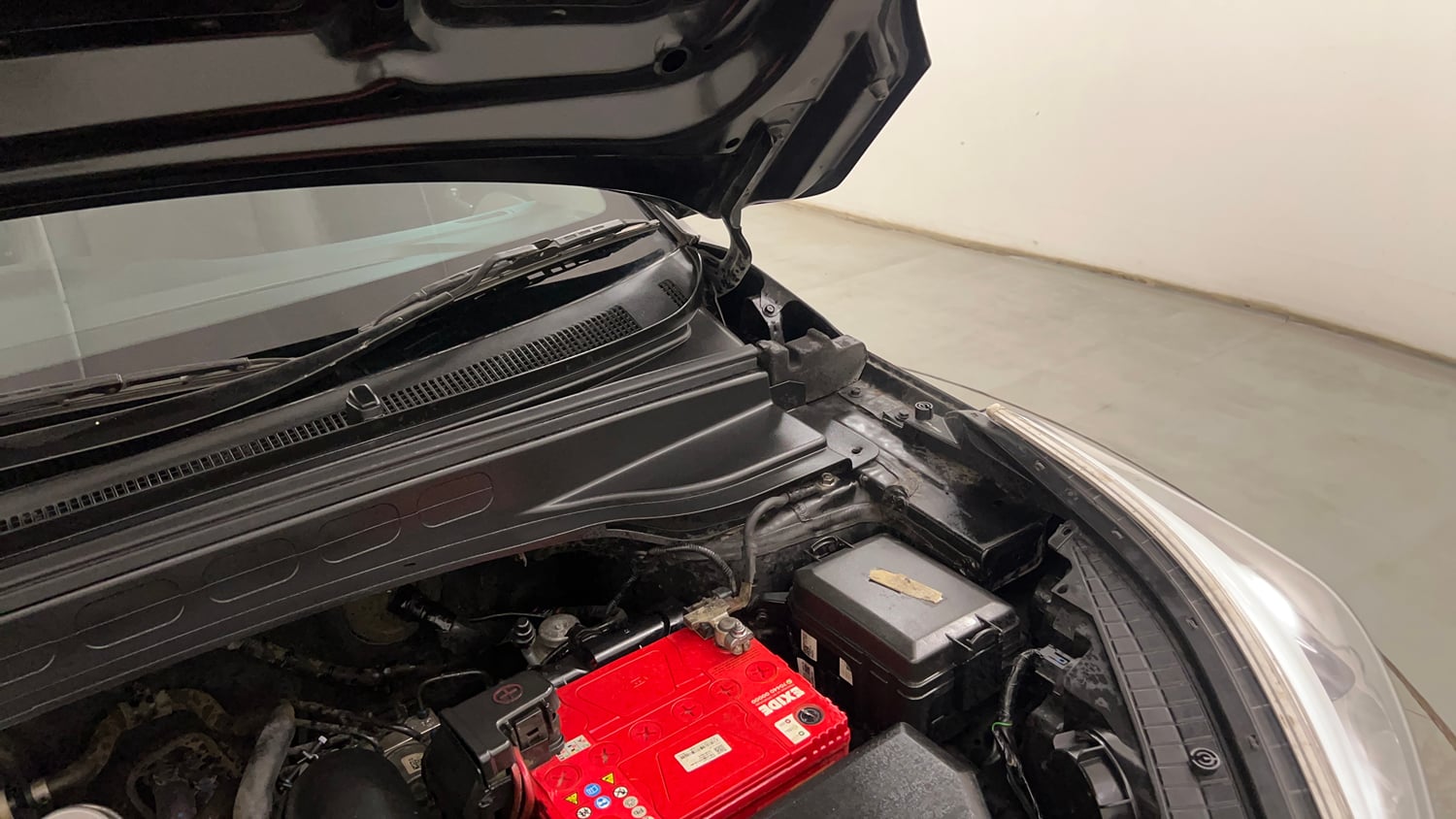 Used 2018 Hyundai Creta SX 1.6 AT CRDi Diesel Automatic engine ENGINE LEFT SIDE HINGE & APRON VIEW