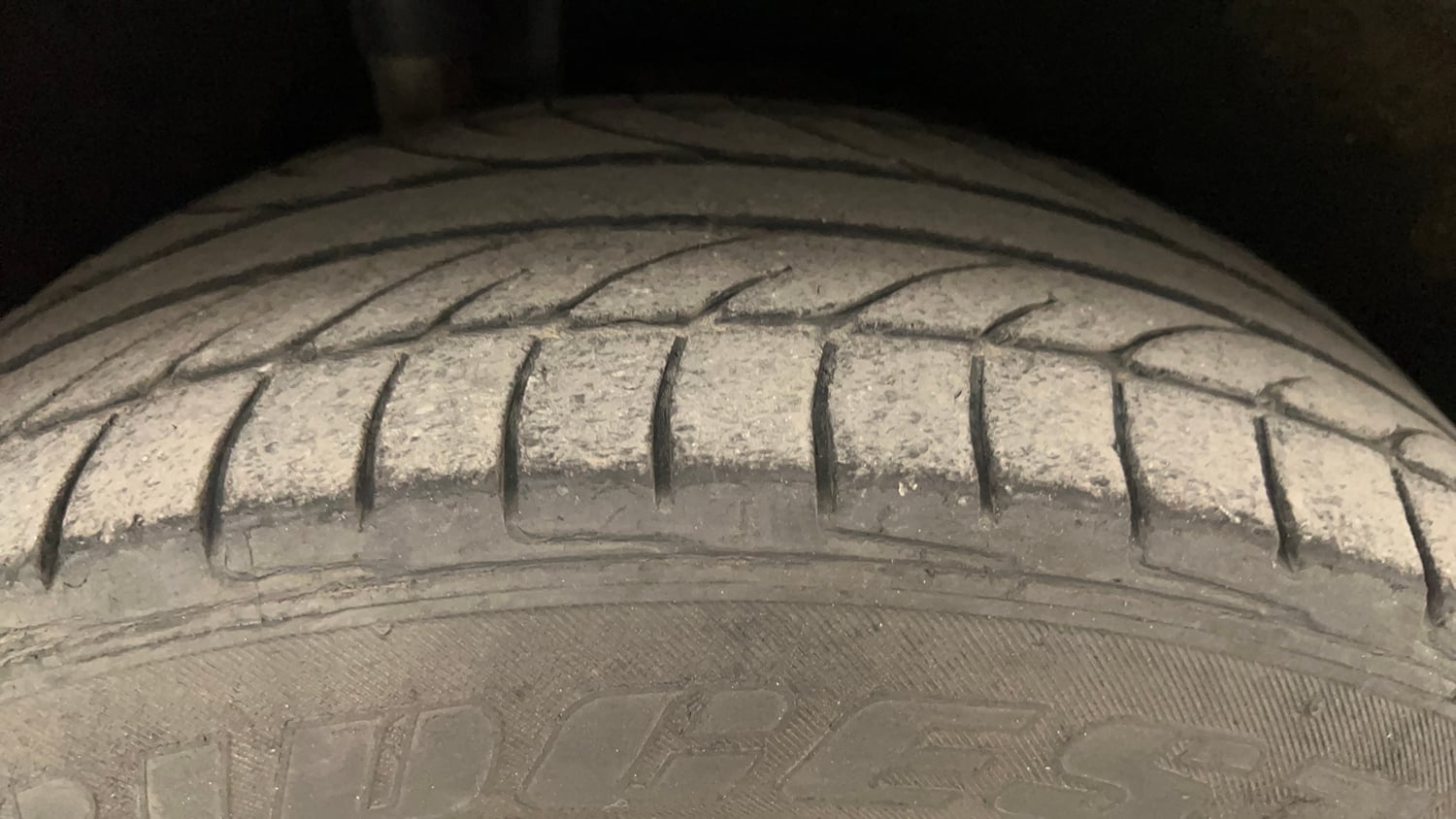 Used 2018 Ford EcoSport Titanium 1.5L Ti-VCT Petrol Manual tyres RIGHT REAR TYRE TREAD VIEW