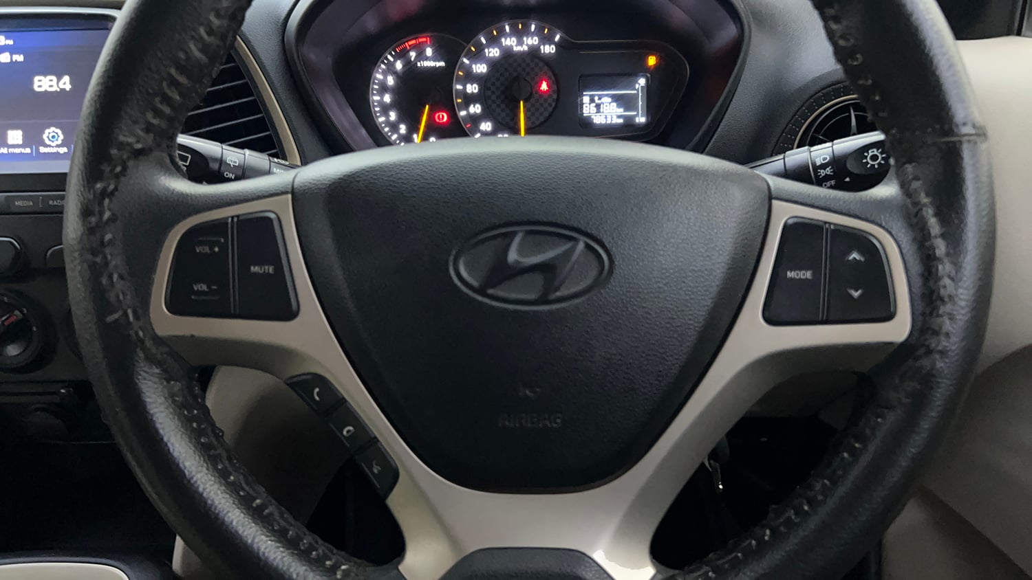 Used 2018 Hyundai Santro Asta Petrol Manual top_features Airbags