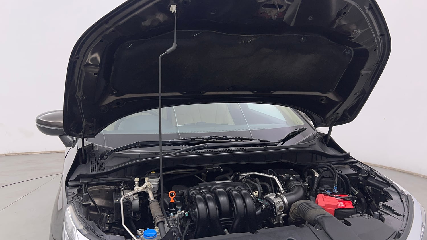 Used 2021 Honda City ZX CVT Petrol Petrol Automatic engine ENGINE RIGHT SIDE HINGE & APRON VIEW