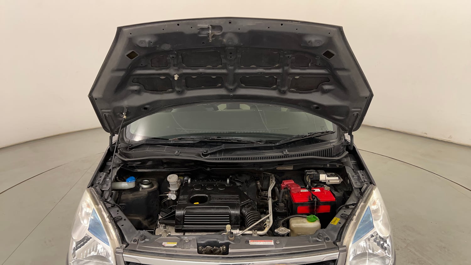 Used 2018 Maruti Suzuki Wagon R 1.0 VXI AMT Petrol Automatic engine ENGINE & BONNET OPEN FRONT VIEW