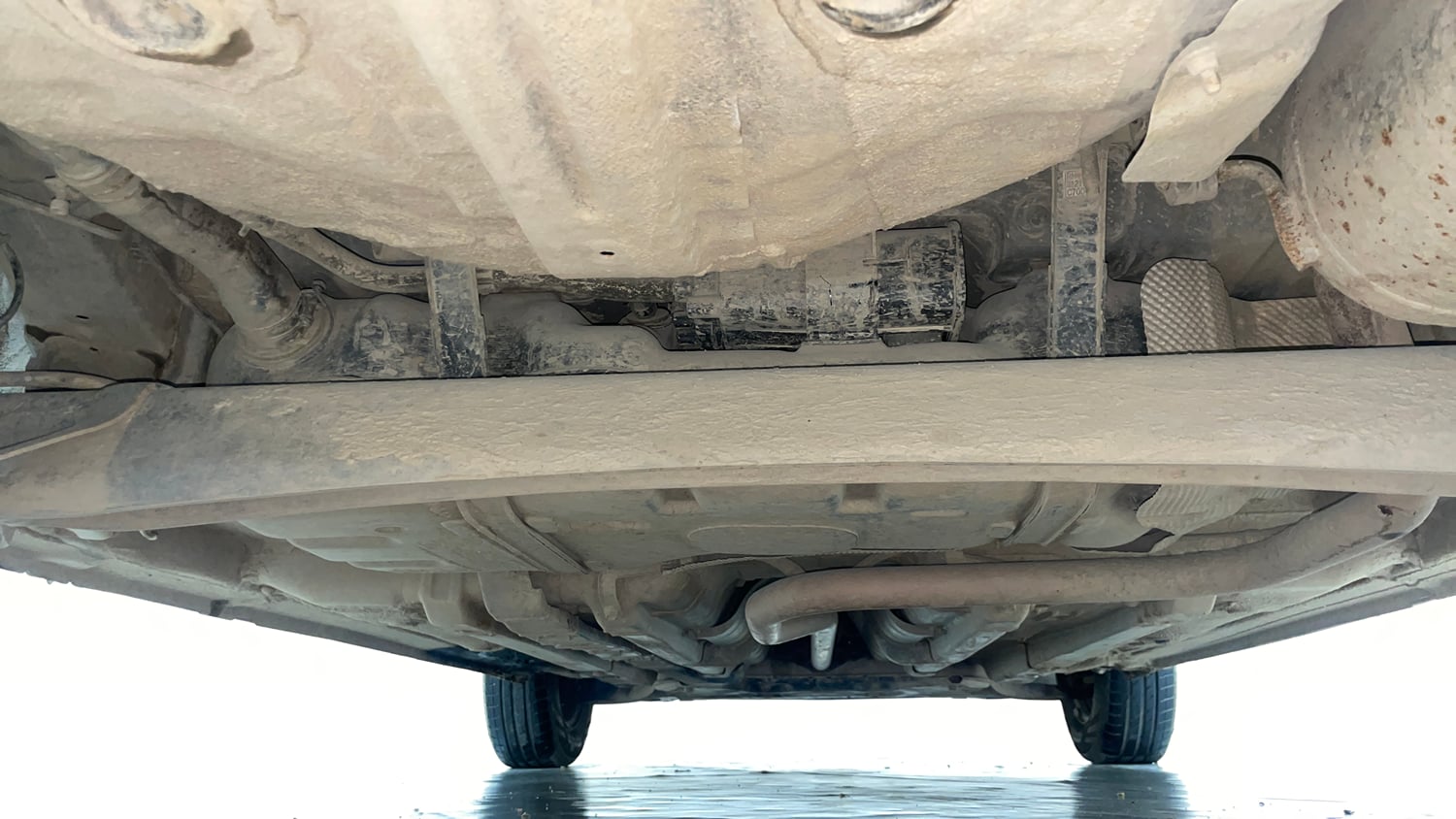 Used 2015 Hyundai Elite i20 Sportz 1.2 Petrol Manual extra REAR UNDERBODY VIEW (TAKEN FROM REAR)