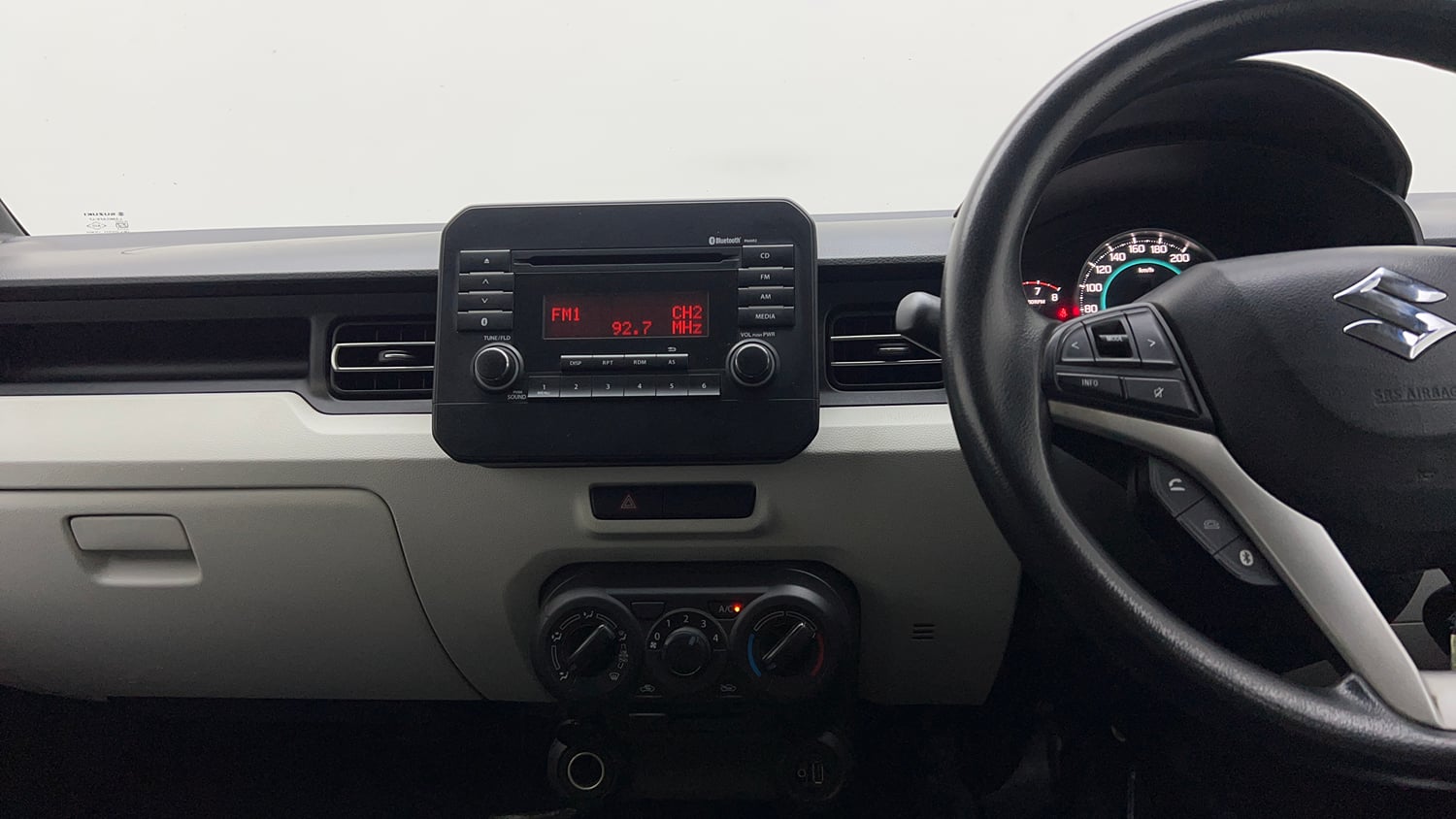 Used 2017 Maruti Suzuki Ignis Delta 1.2 MT Petrol Manual interior MUSIC SYSTEM & AC CONTROL VIEW