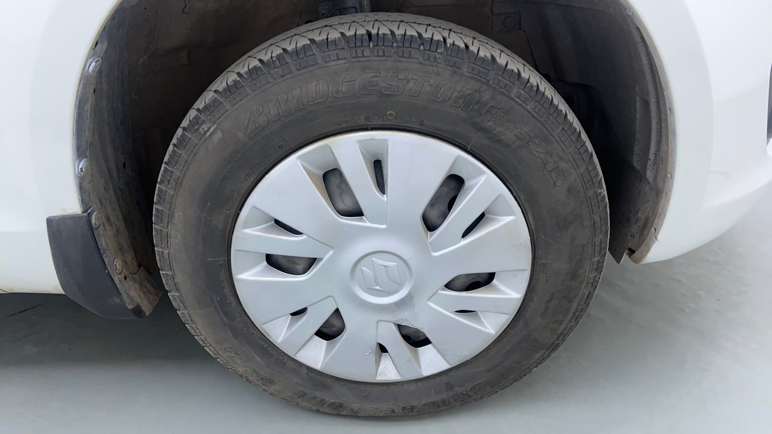 Used 2013 Maruti Suzuki Swift VXi Petrol Manual tyres RIGHT FRONT TYRE RIM VIEW