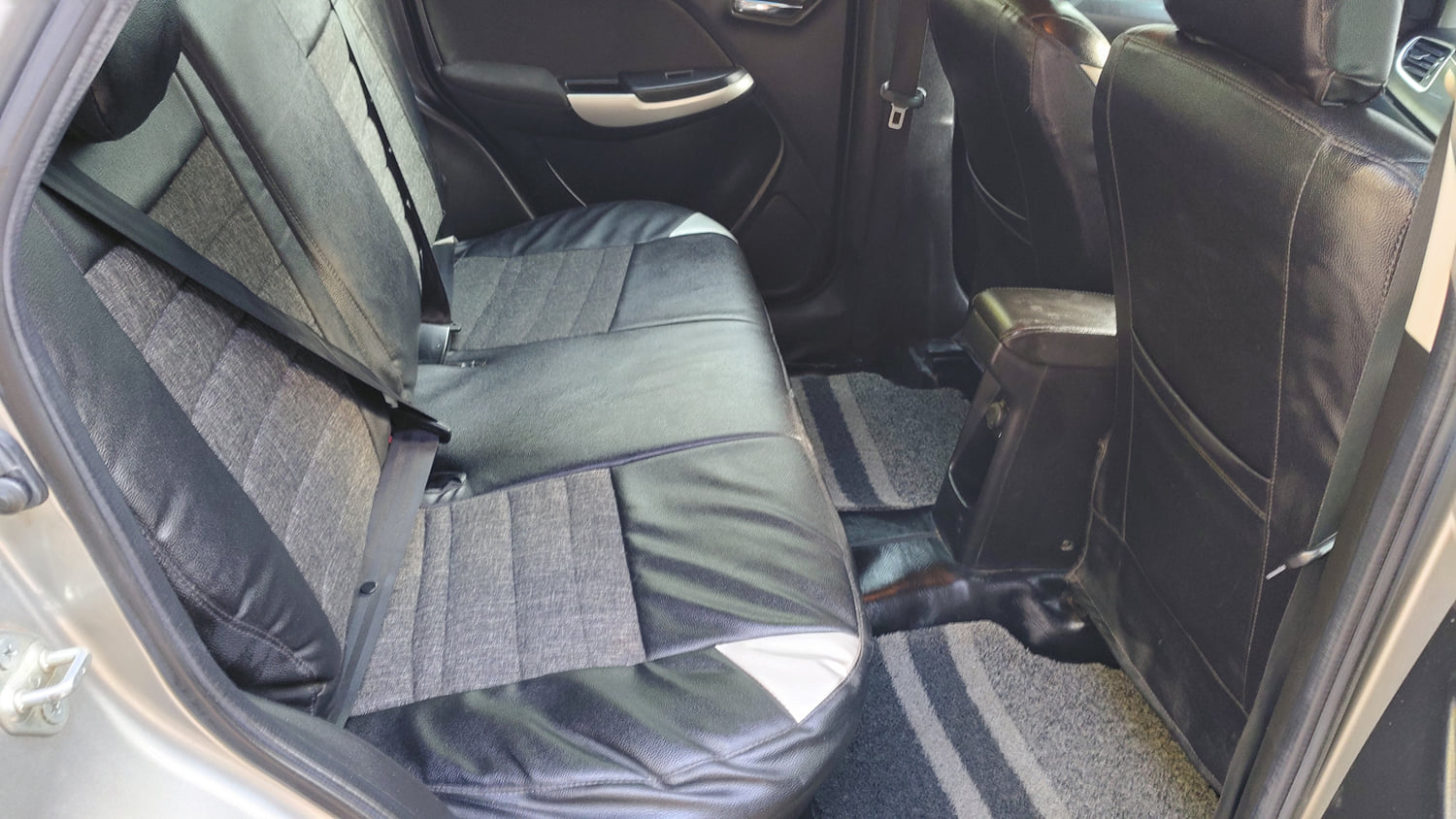 Used 2017 Maruti Suzuki Baleno Zeta 1.2 Petrol Manual interior RIGHT SIDE REAR DOOR CABIN VIEW