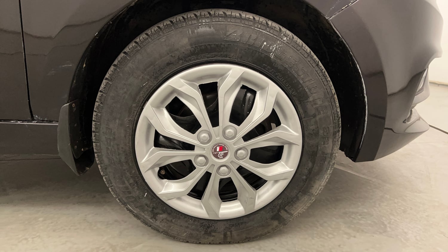 Used 2023 Tata Tiago XZ Plus CNG Cng Manual tyres RIGHT FRONT TYRE RIM VIEW