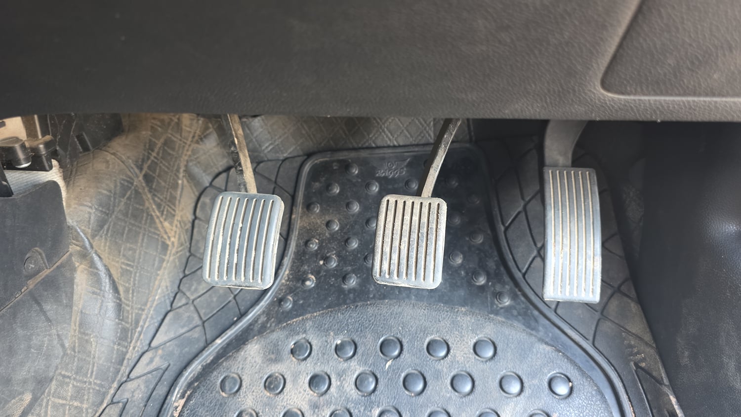 Used 2018 Hyundai Grand i10 Magna 1.2 Kappa VTVT Petrol Manual interior PEDALS VIEW
