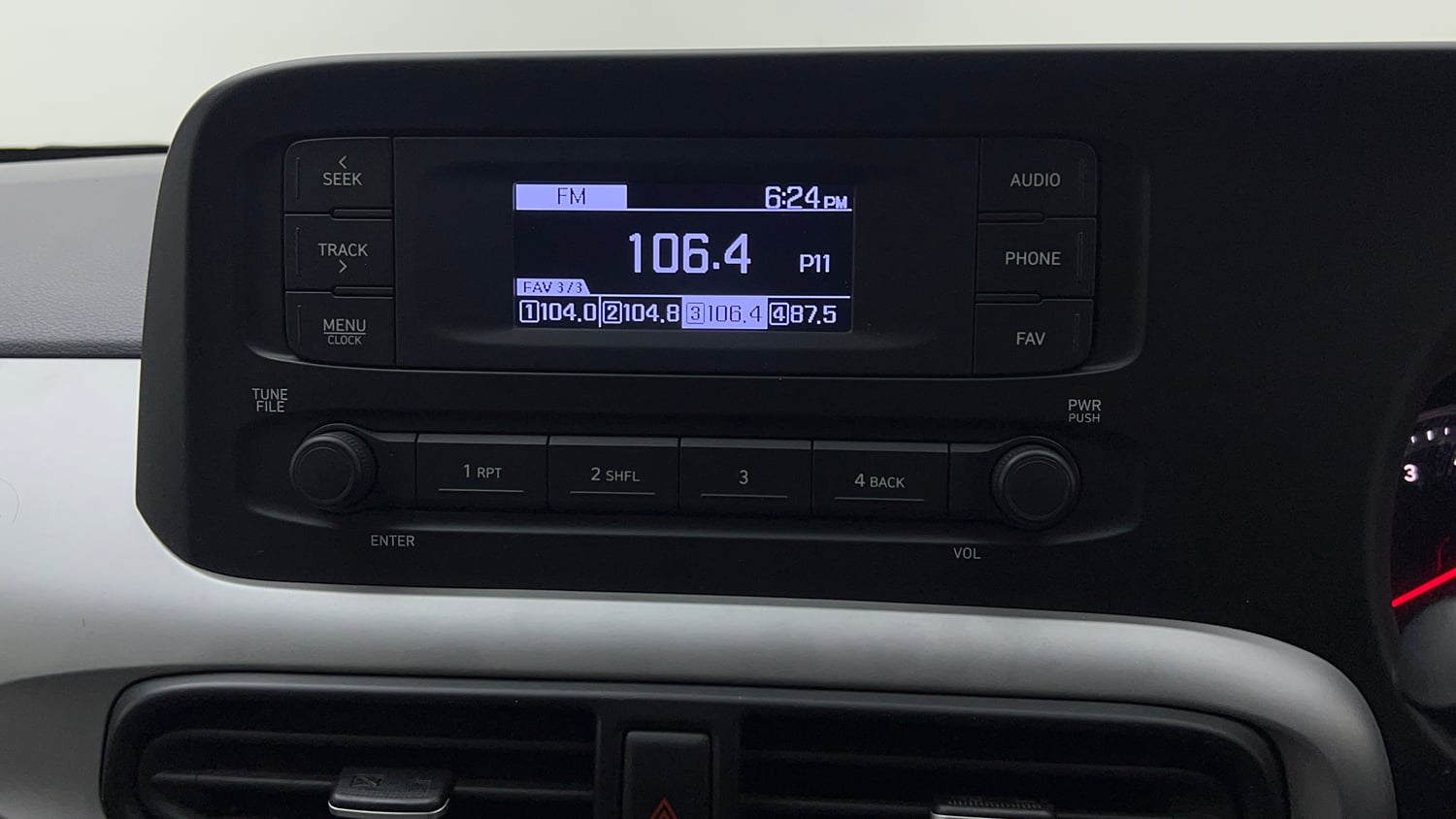 Used 2025 Hyundai Grand i10 Nios Magna 1.2 Kappa Petrol Manual top_features Integrated (in-dash) music system