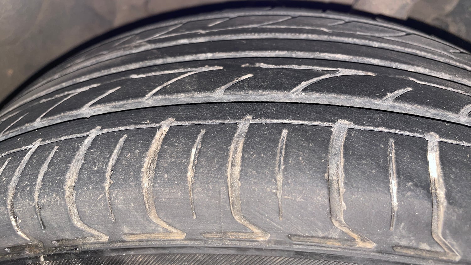 Used 2017 Ford Figo Trend 1.2 Ti-VCT Petrol Manual tyres LEFT FRONT TYRE TREAD VIEW