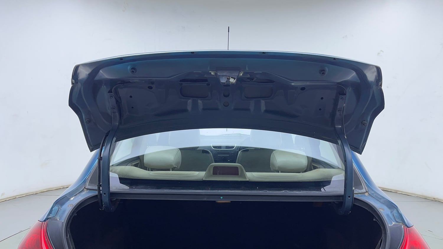 Used 2014 Maruti Suzuki Swift Dzire VDI Diesel Manual interior DICKY DOOR OPEN VIEW