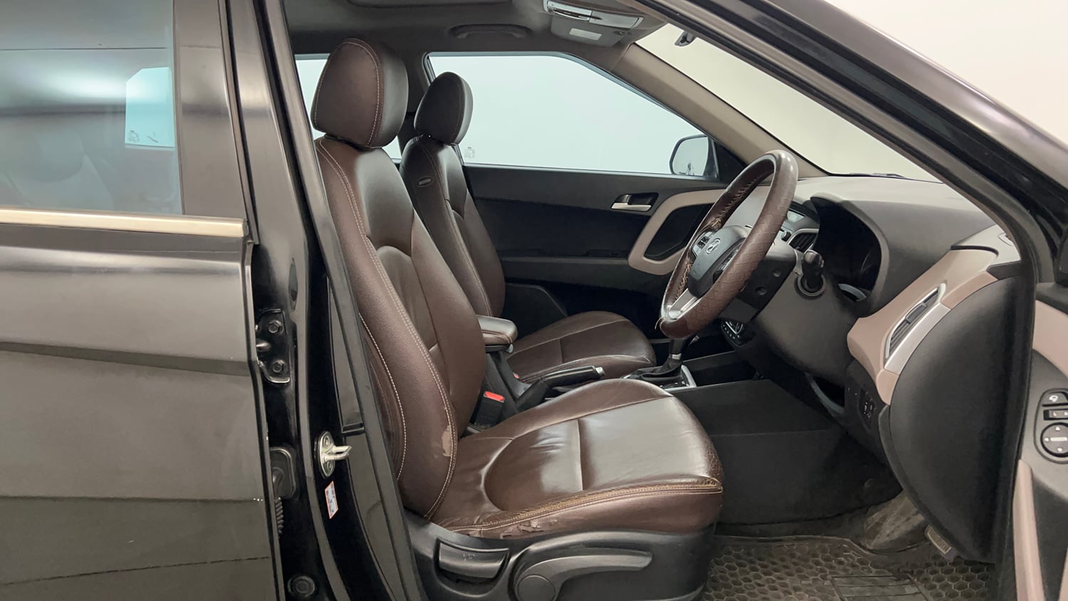 Used 2018 Hyundai Creta SX 1.6 AT CRDi Diesel Automatic interior RIGHT SIDE FRONT DOOR CABIN VIEW