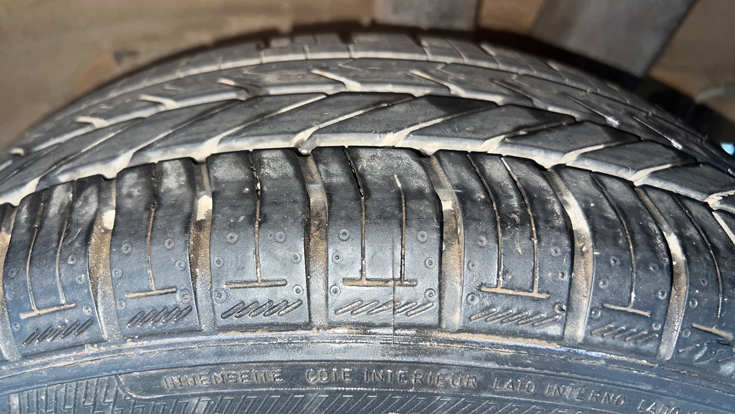 Used 2016 Hyundai Grand i10 Magna AT 1.2 Kappa VTVT Petrol Automatic tyres LEFT REAR TYRE TREAD VIEW